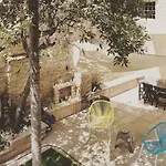 Break And Bed 2* بيرودجا