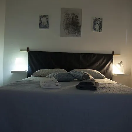 Break And Bed Bed & Breakfast 2*
