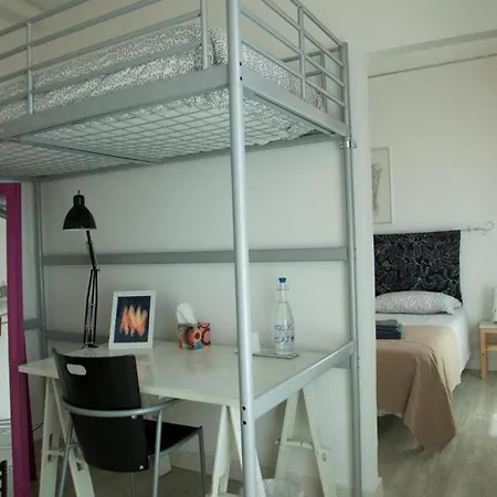 Break And Bed Bed & Breakfast 2*